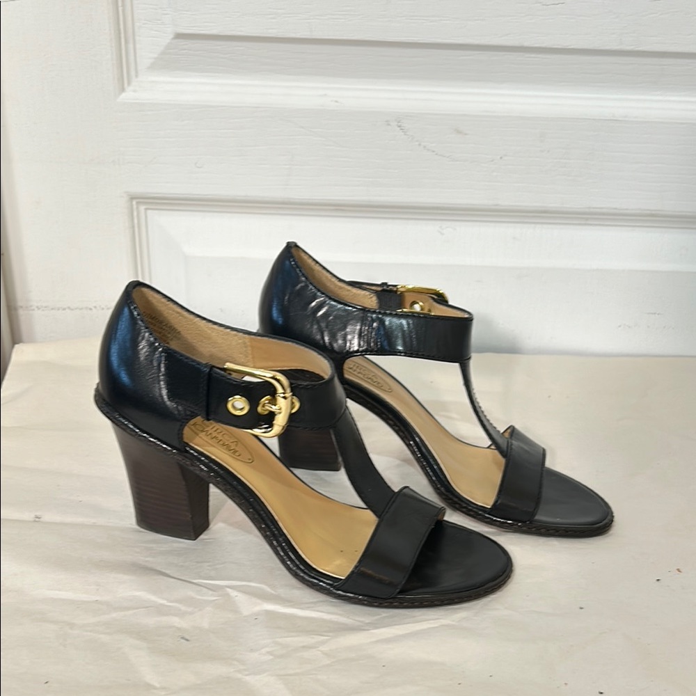 Black Heels with Chunky Heel and T-Strap Design